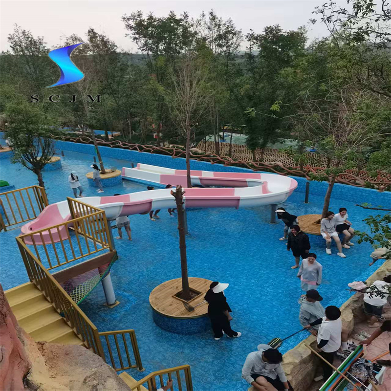 河南洛陽龍之夢水上樂園膠膜鋪裝施工完成